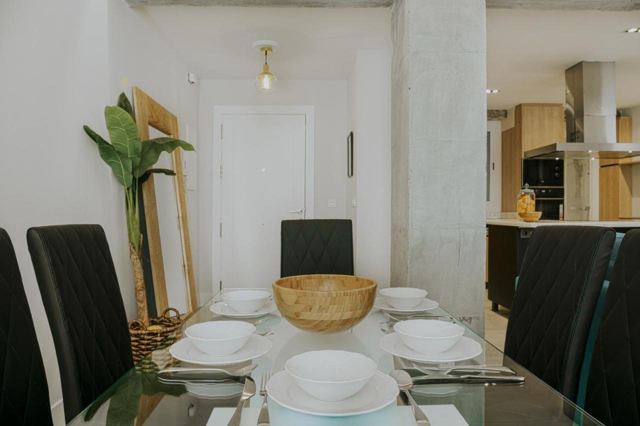 Six Apartments By Caleta Homes Малага Экстерьер фото