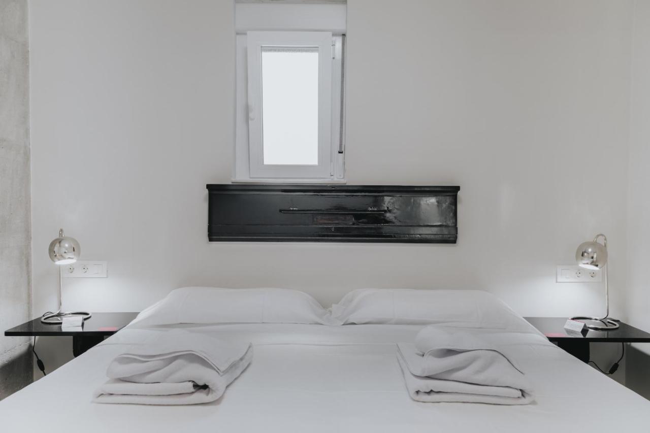Six Apartments By Caleta Homes Малага Экстерьер фото