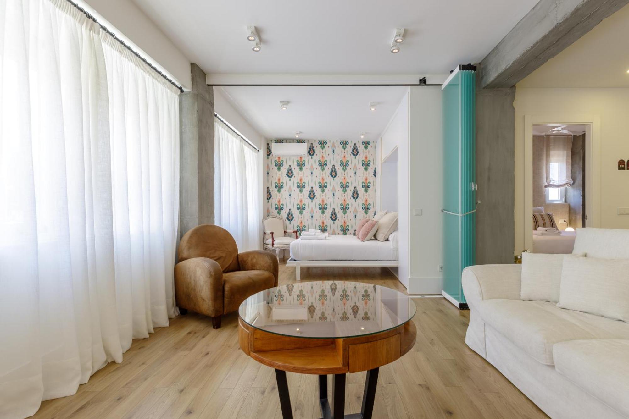 Six Apartments By Caleta Homes Малага Экстерьер фото