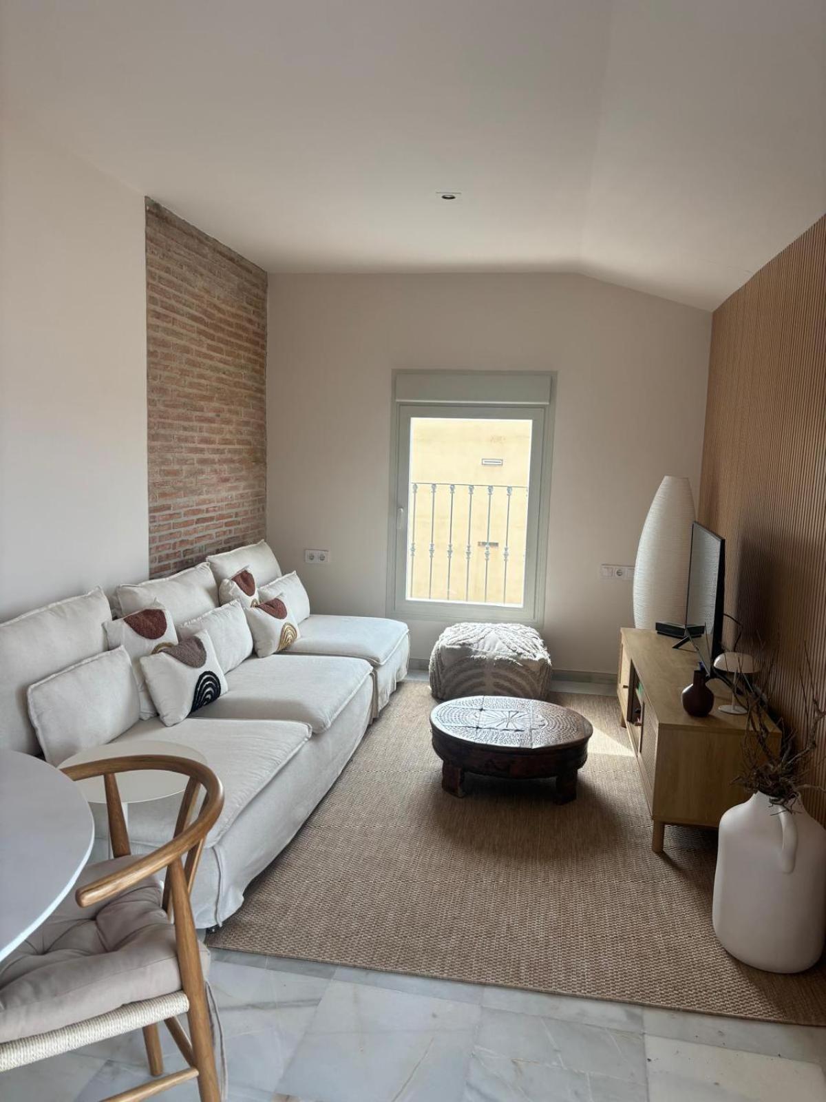 Six Apartments By Caleta Homes Малага Экстерьер фото
