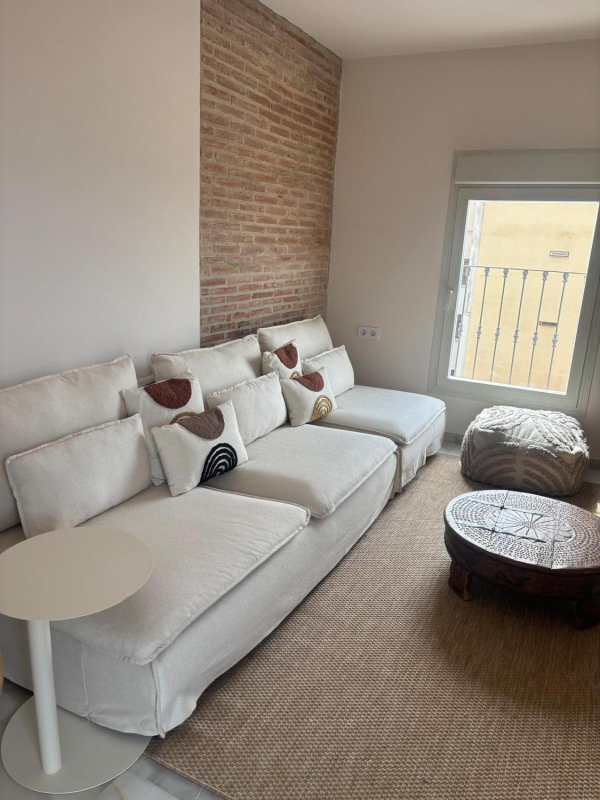 Six Apartments By Caleta Homes Малага Экстерьер фото